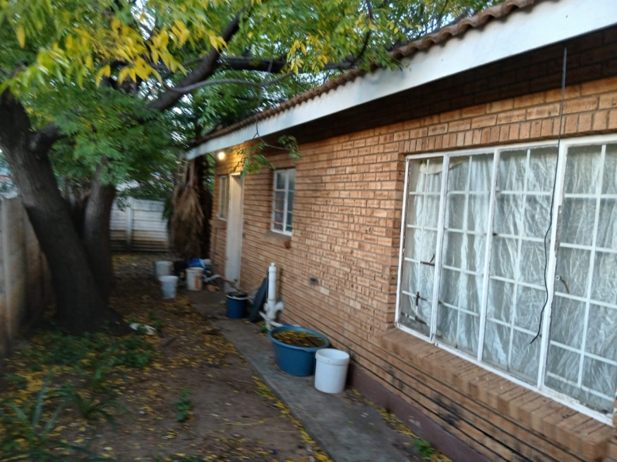 2 Bedroom Property for Sale in Oos Einde North West